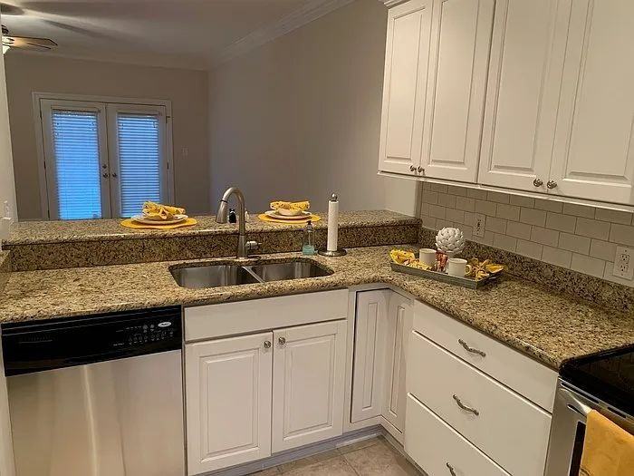 1405 Governors Ct - Photo 5 of 18