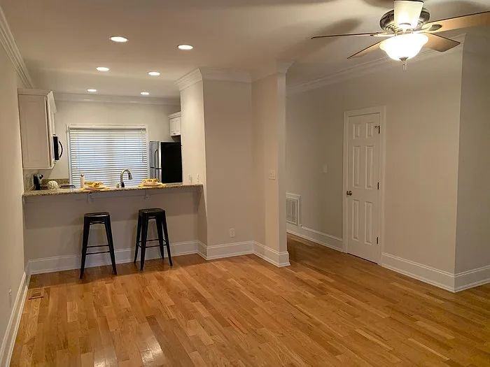 1405 Governors Ct - Photo 6 of 18