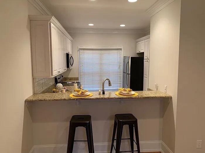 1405 Governors Ct - Photo 7 of 18