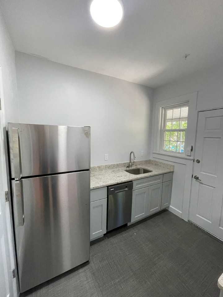 418 E Virginia St Unit D - Photo 6 of 21