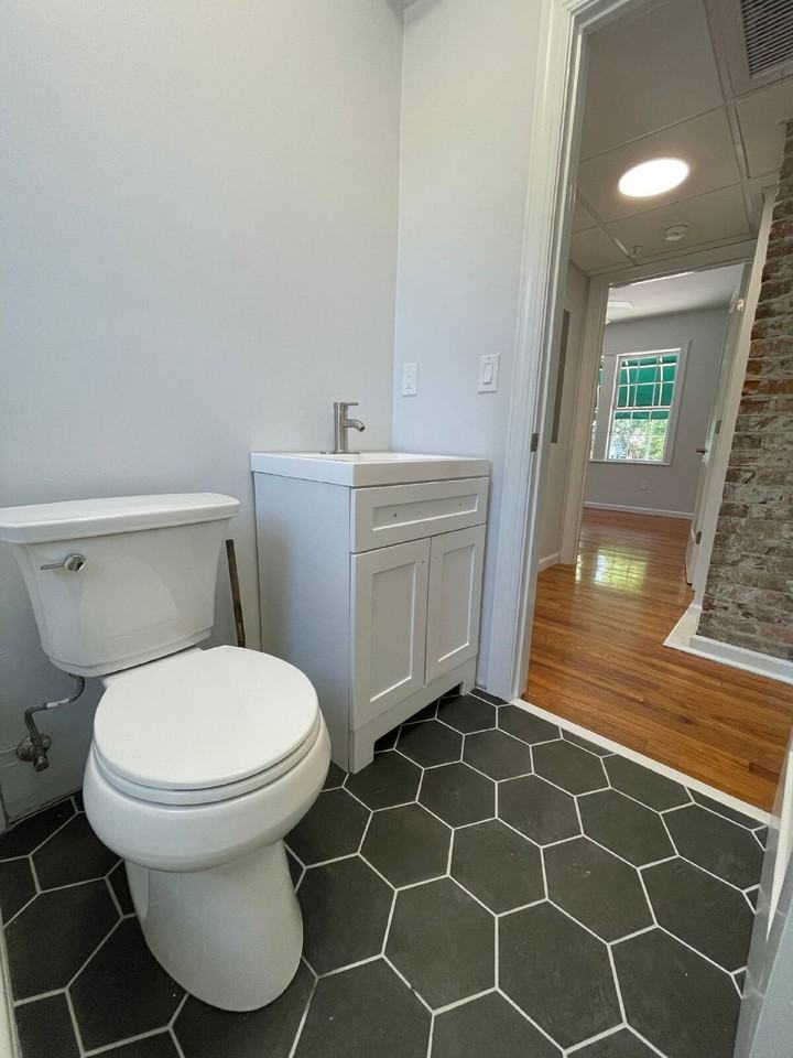 418 E Virginia St Unit D - Photo 3 of 21