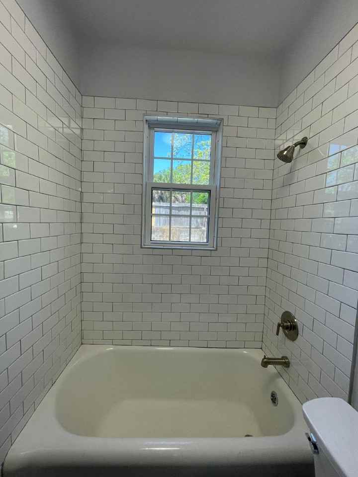 418 E Virginia St Unit D - Photo 4 of 21