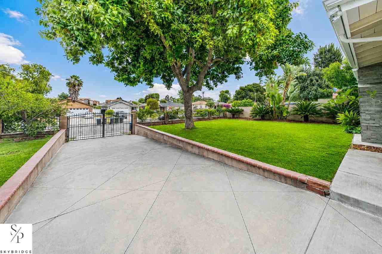 4361 Los Serranos Blvd - Photo 6 of 20