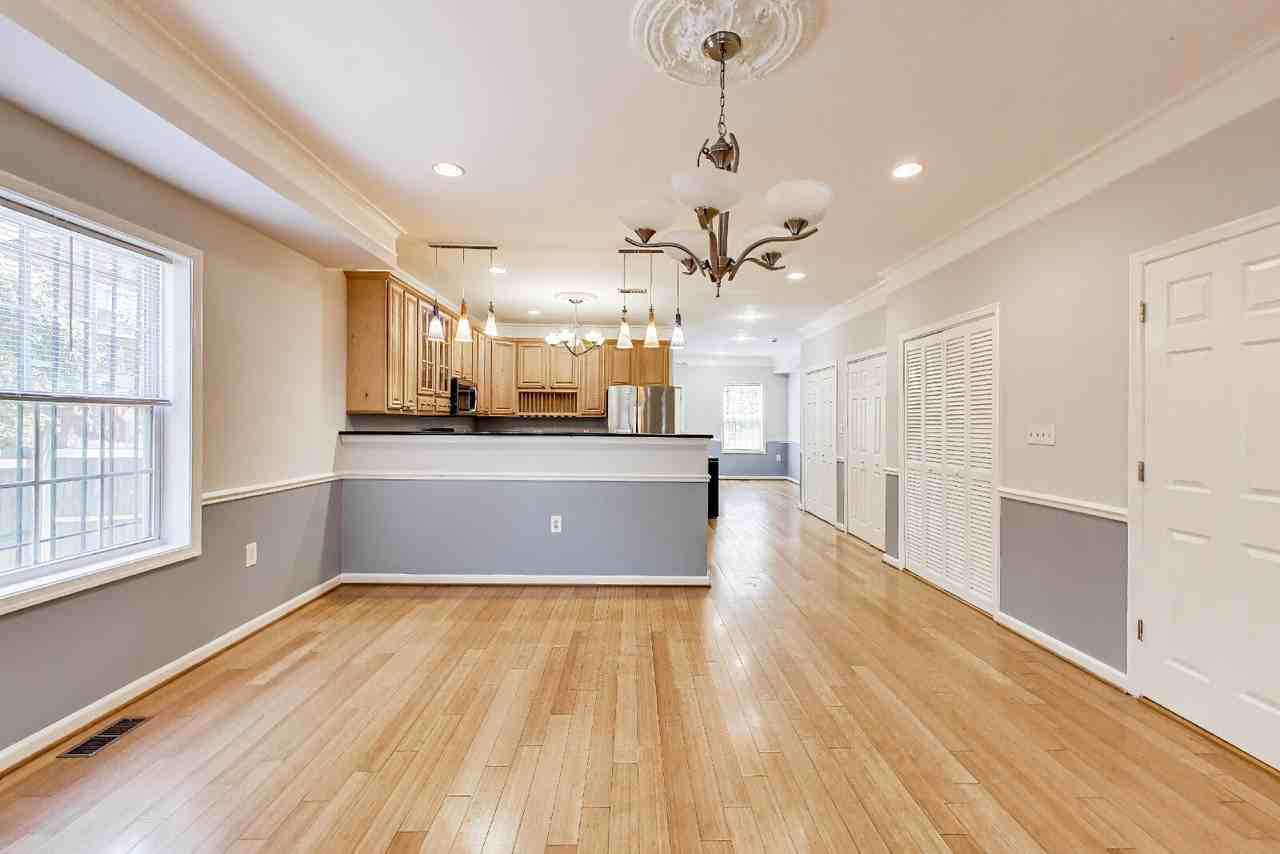 5713 Eads St Ne - Photo 3 of 31