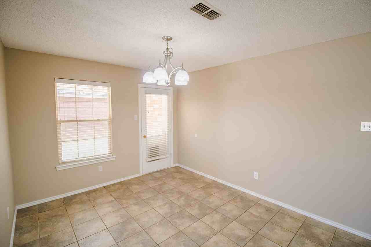 6505 8th St - Photo 7 of 10