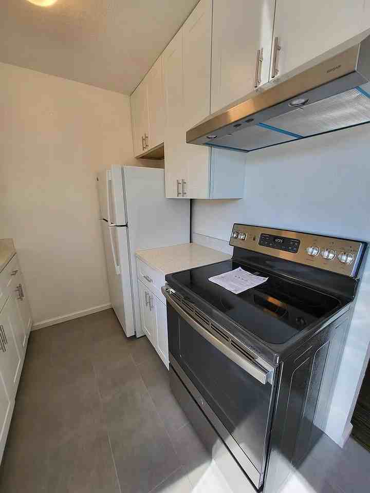 2334 Browning St - Photo 7 of 11