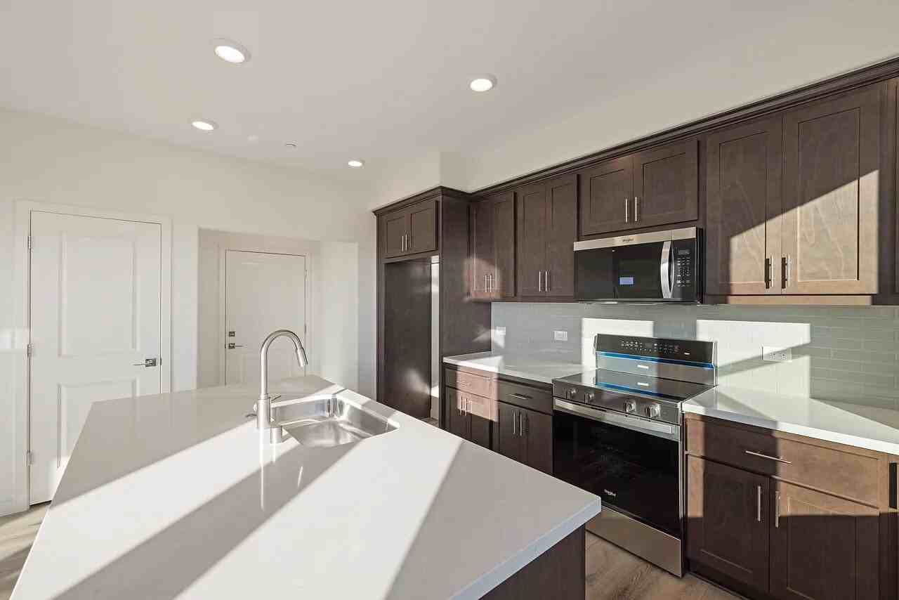 8417 Delta Shores Cir S - Photo 3 of 22