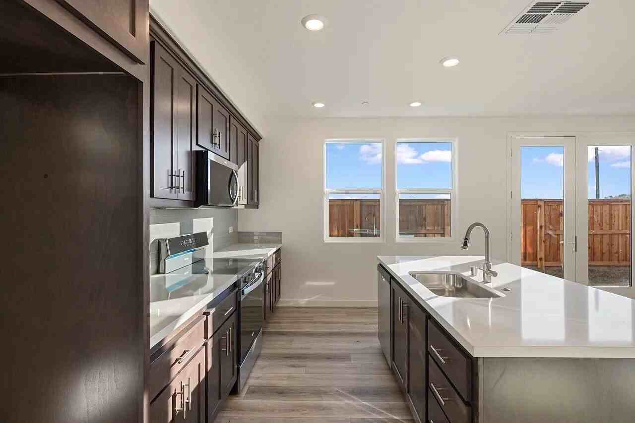 8417 Delta Shores Cir S - Photo 7 of 22
