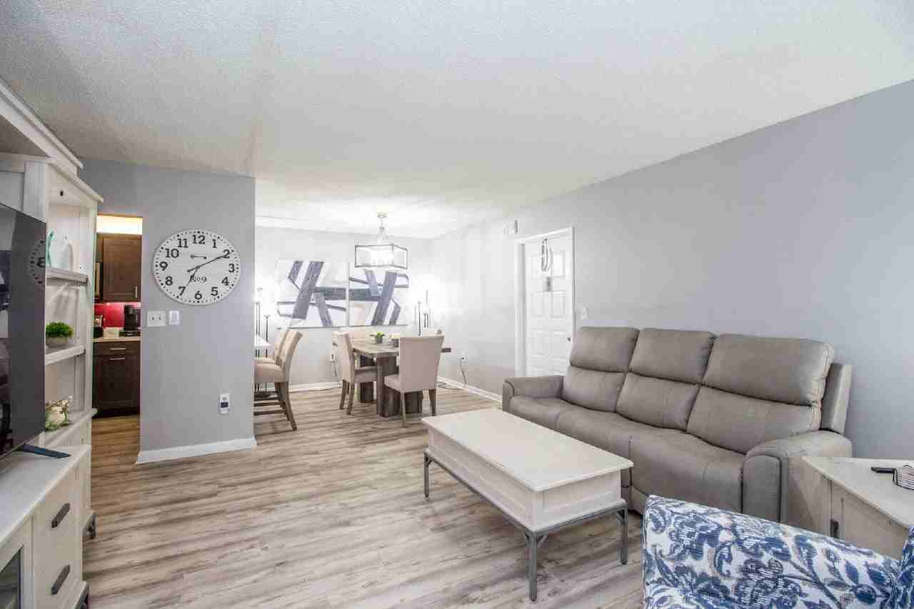 3101 Lake Pine Way - Photo 4 of 25
