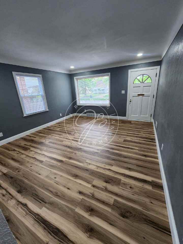 803 Mayfair Blvd - Photo 4 of 32