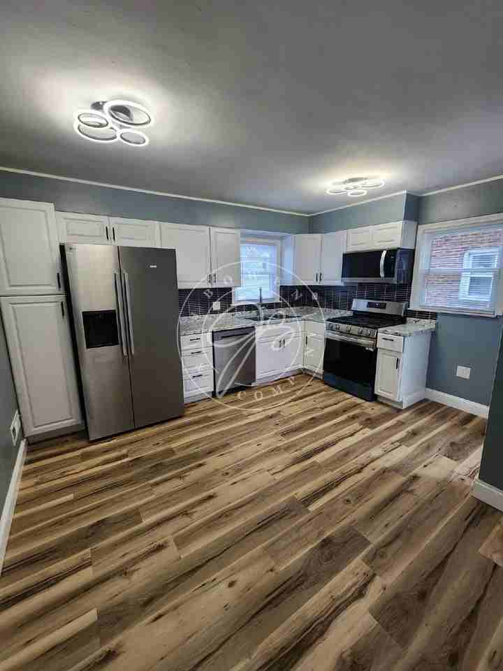 803 Mayfair Blvd - Photo 7 of 32