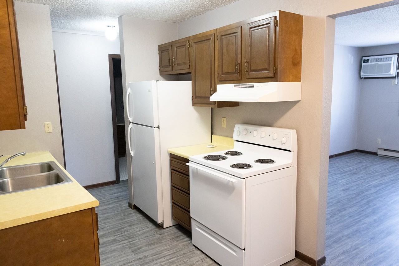 Lakewood Apartments - Photo 4 of 23