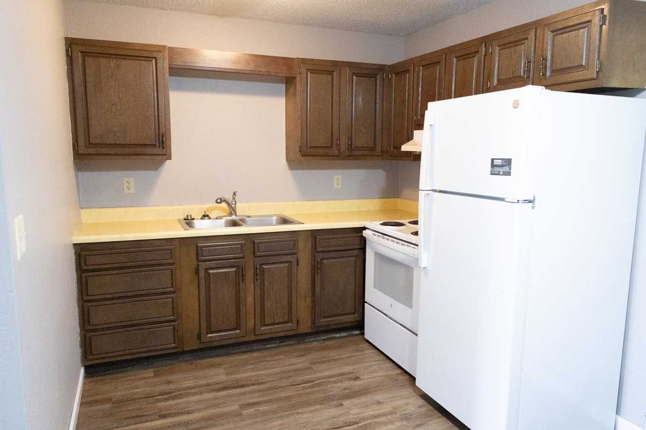Lakewood Apartments - Photo 3 of 23