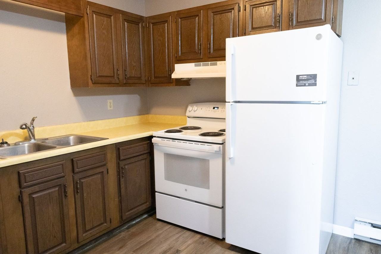 Lakewood Apartments - Photo 4 of 23