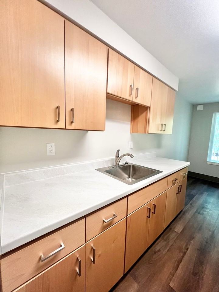 Cougar Creek Apartments - Photo 2 of 17