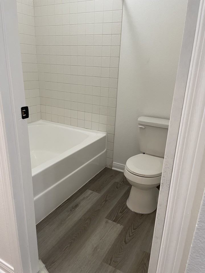 1121 Monroe St #NA - Photo 5 of 17