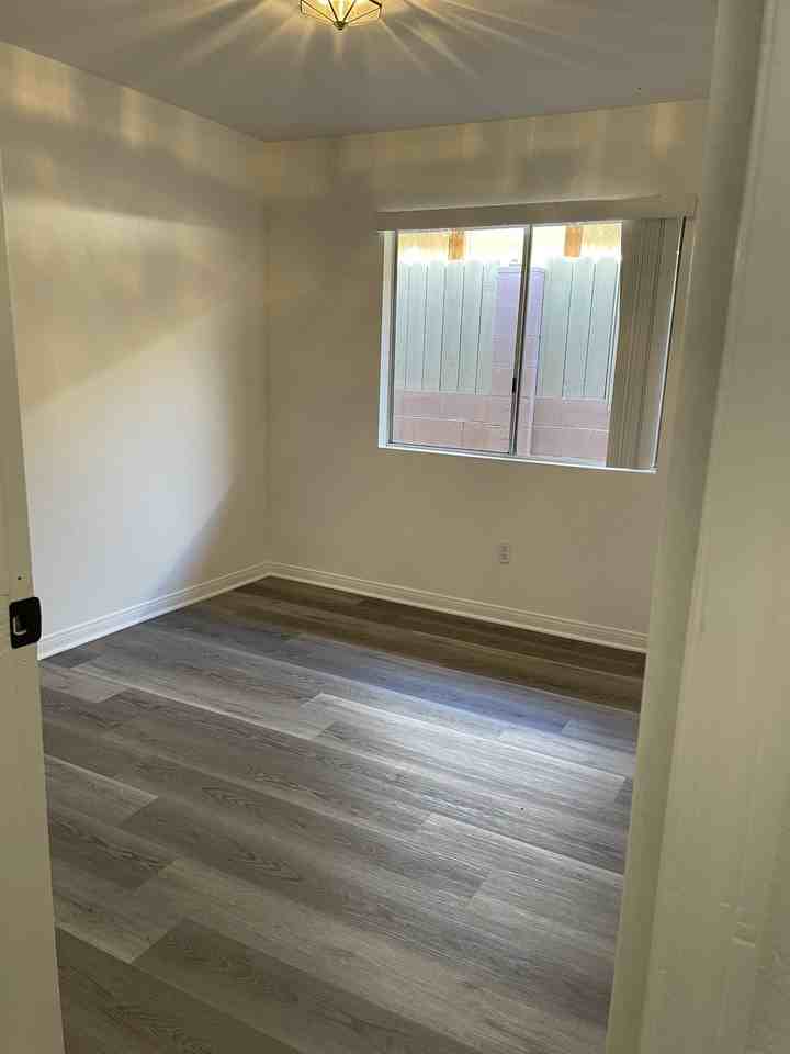 1121 Monroe St #NA - Photo 6 of 17
