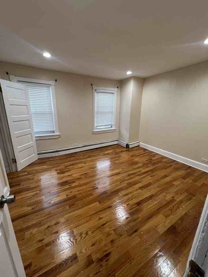 28 Colonial Ave #2 - Photo 4 of 9