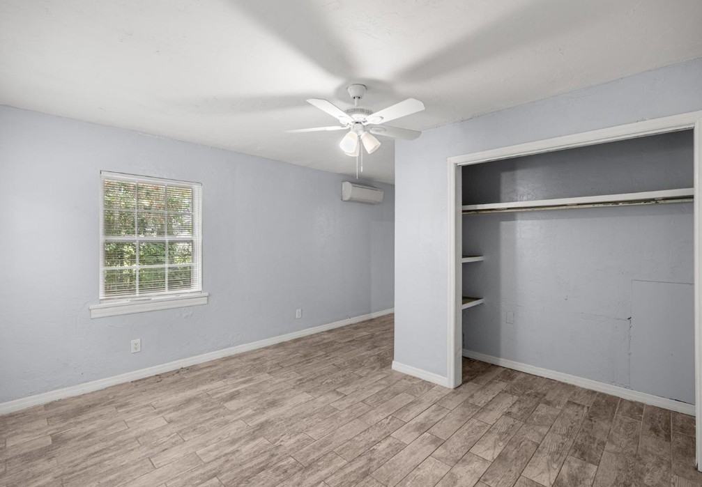 929 Se 9th Pl #NA - Photo 7 of 11