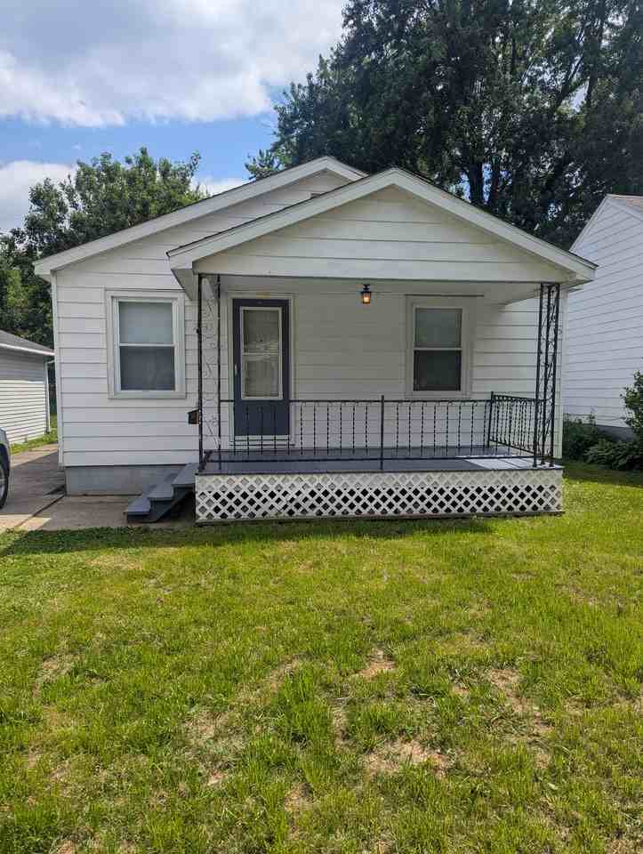2133 E Lawrence St #NA - Photo 2 of 16