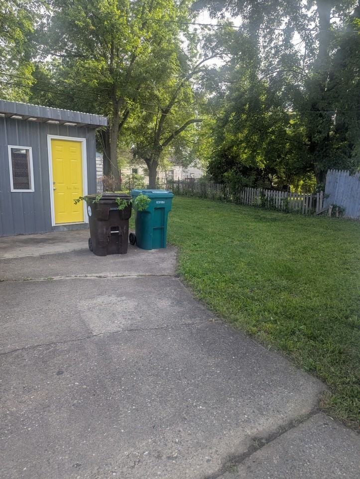 2133 E Lawrence St #NA - Photo 3 of 16