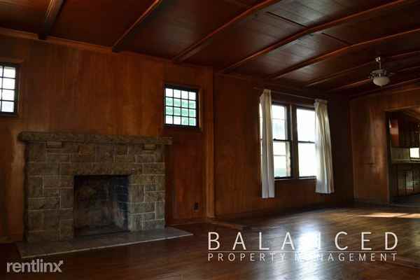 1192 SW Boswell Ave - Photo 3 of 8