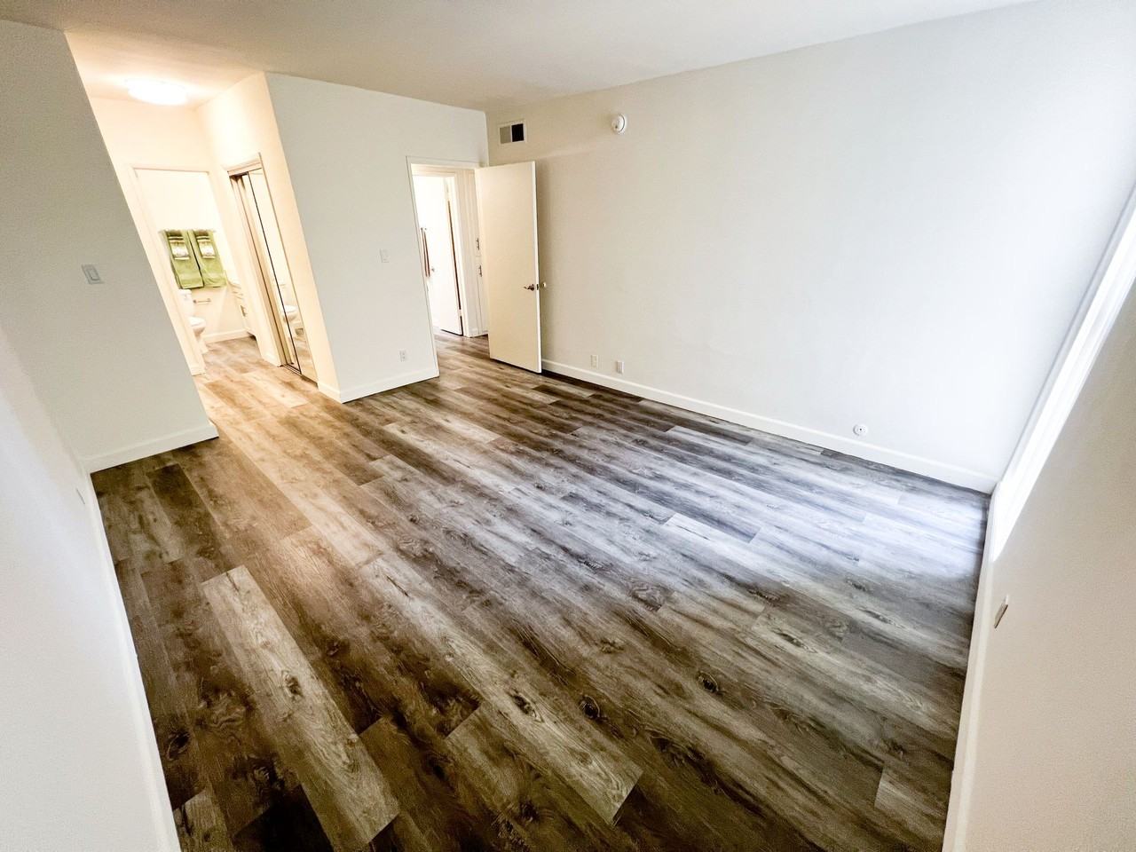 Margate Apartments - Photo 4 of 28