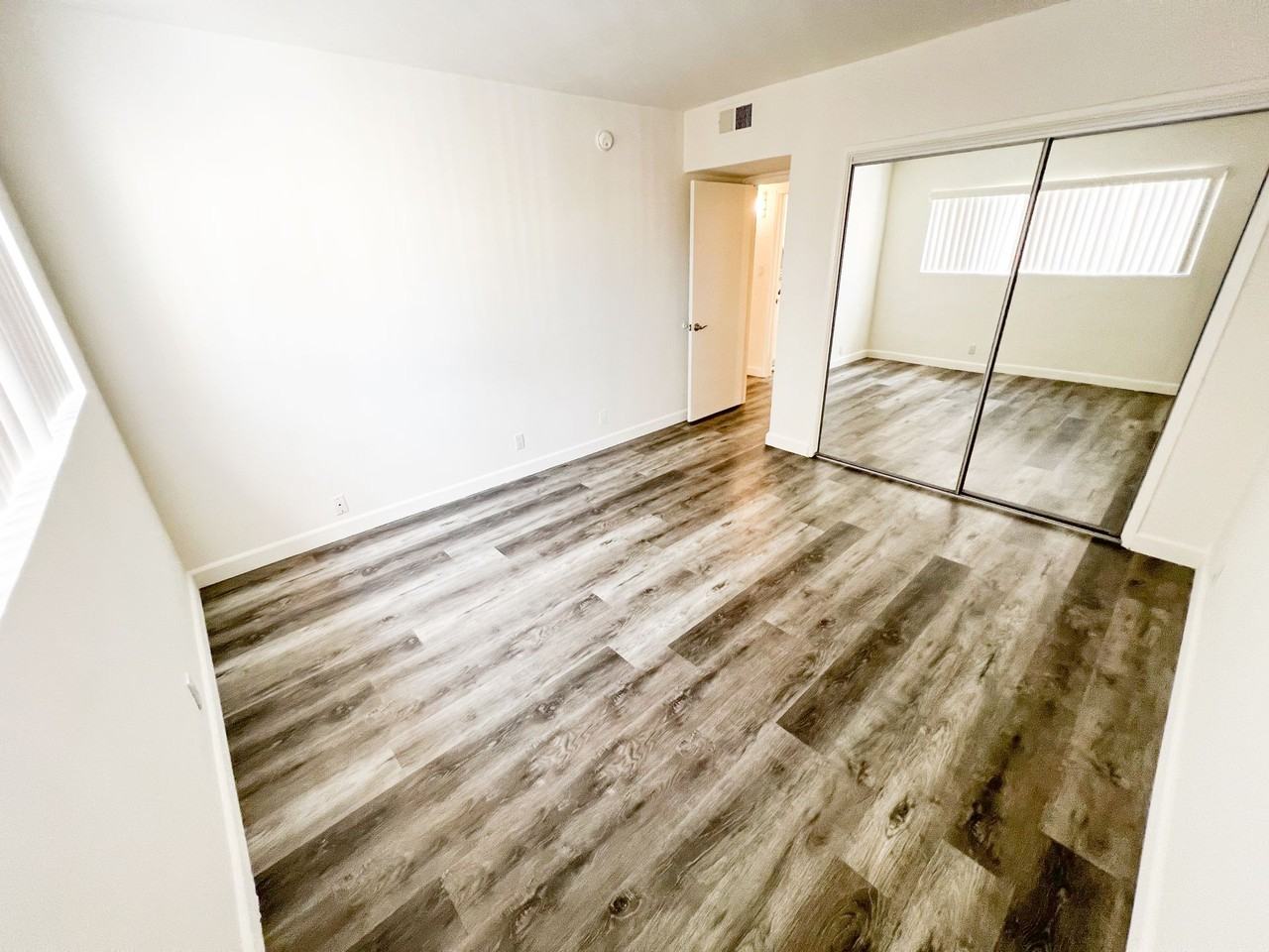 Margate Apartments - Photo 6 of 28