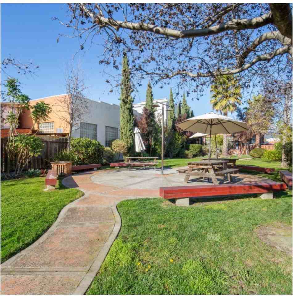 1501 37th Ave #B1 - Photo 2 of 13