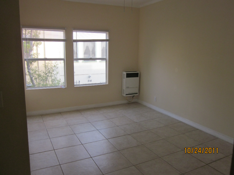 209 Columbia Pl - Photo 3 of 13