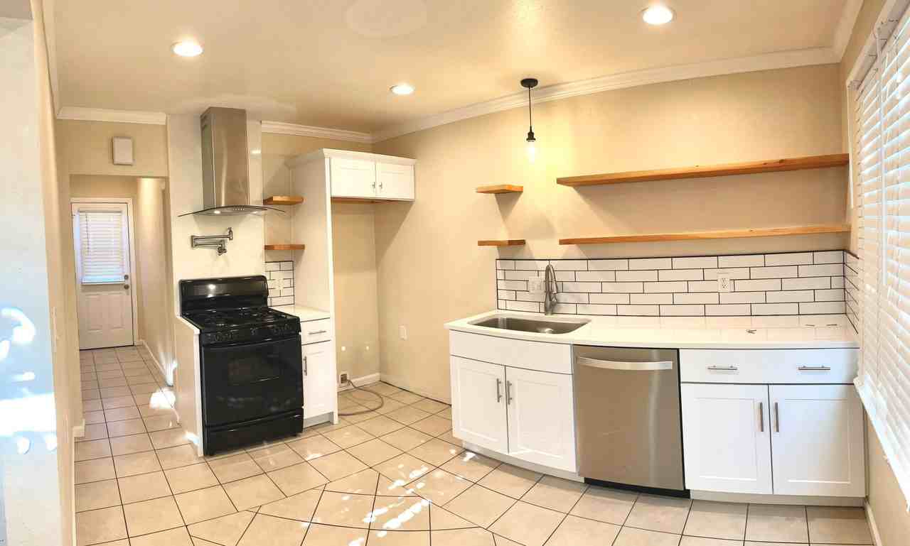 17716 Jersey Ave - Photo 3 of 15