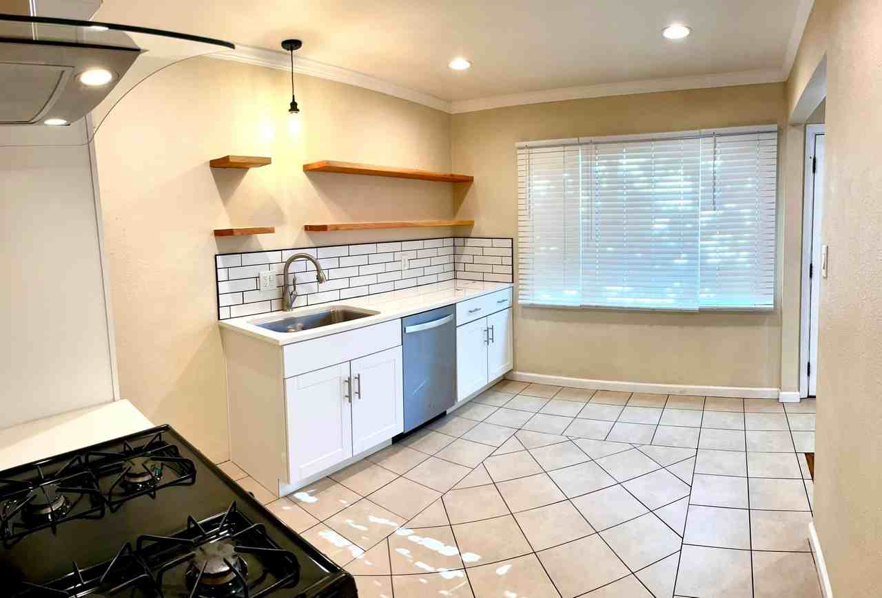 17716 Jersey Ave - Photo 4 of 15