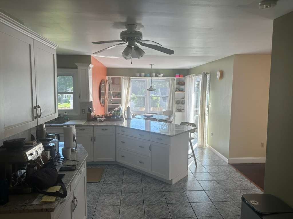 1790 Stratfield Rd - Photo 3 of 17