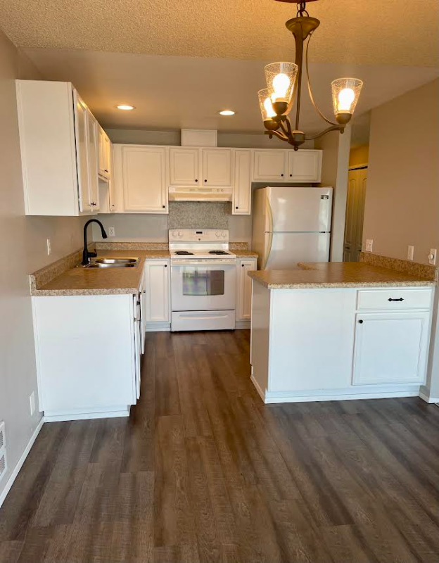307 Perry Ave N - Photo 5 of 10