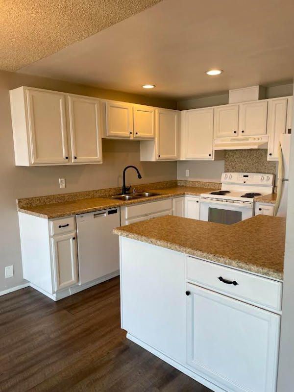307 Perry Ave N - Photo 6 of 10