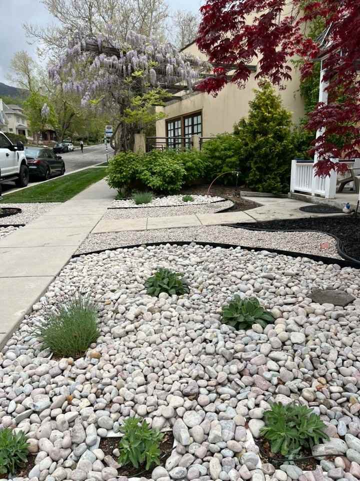 1128 E 3rd Ave #B - Photo 3 of 27