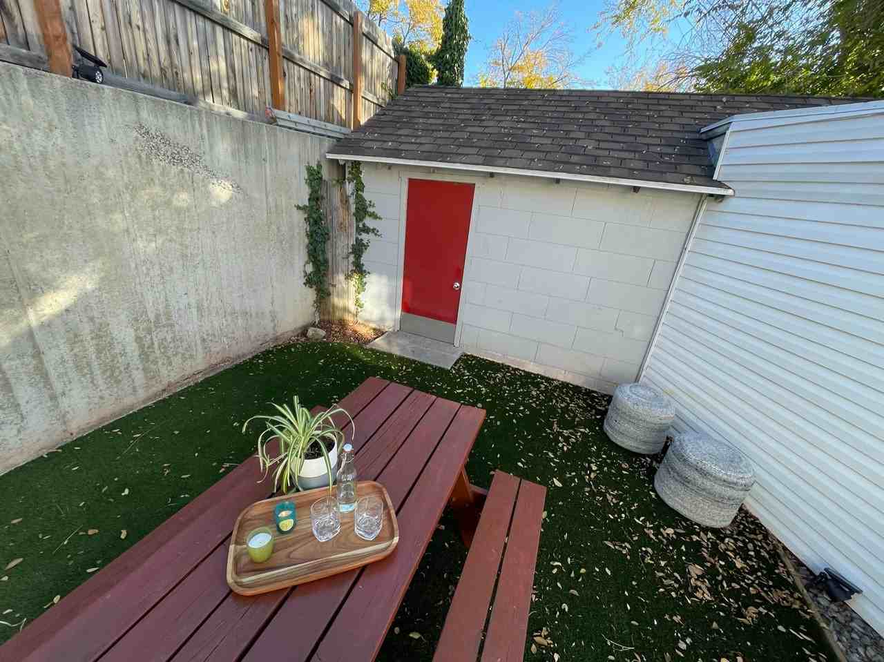 1128 E 3rd Ave #B - Photo 4 of 27