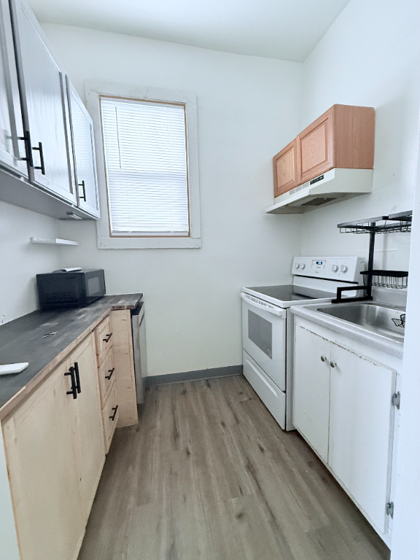 118 4th St - Photo 2 of 8