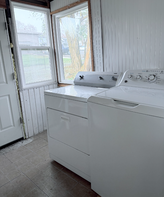 118 4th St - Photo 3 of 8