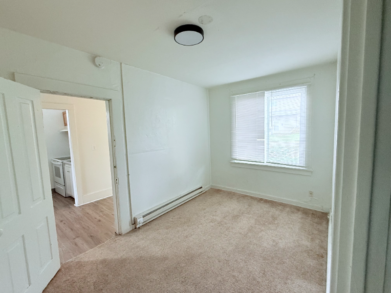 118 4th St - Photo 7 of 8