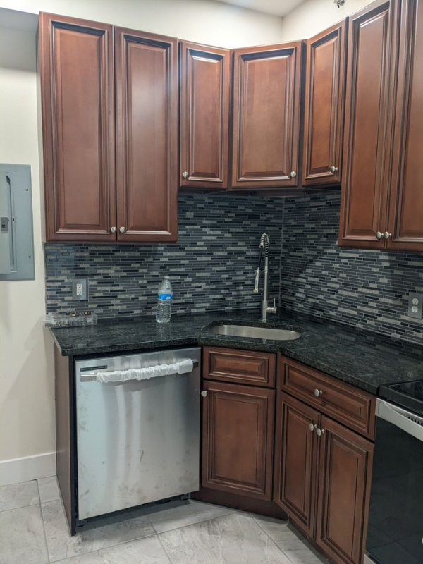 518 N State St #5 - Photo 4 of 13