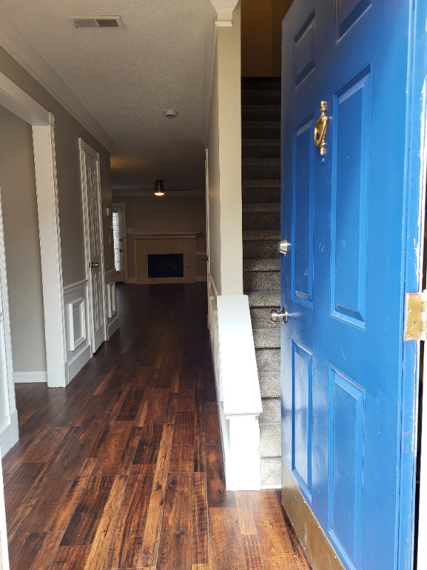 1339 Poplar Pointe Se - Photo 2 of 20