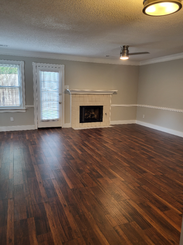1339 Poplar Pointe Se - Photo 4 of 20