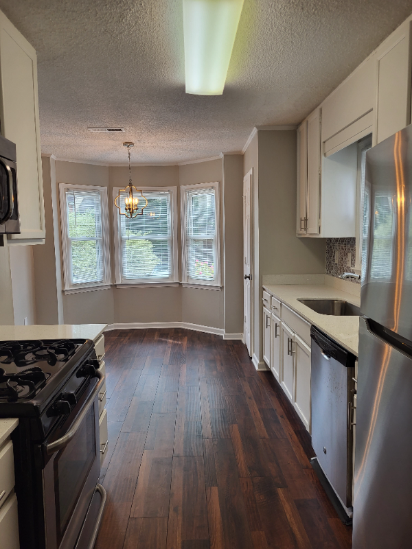 1339 Poplar Pointe Se - Photo 7 of 20