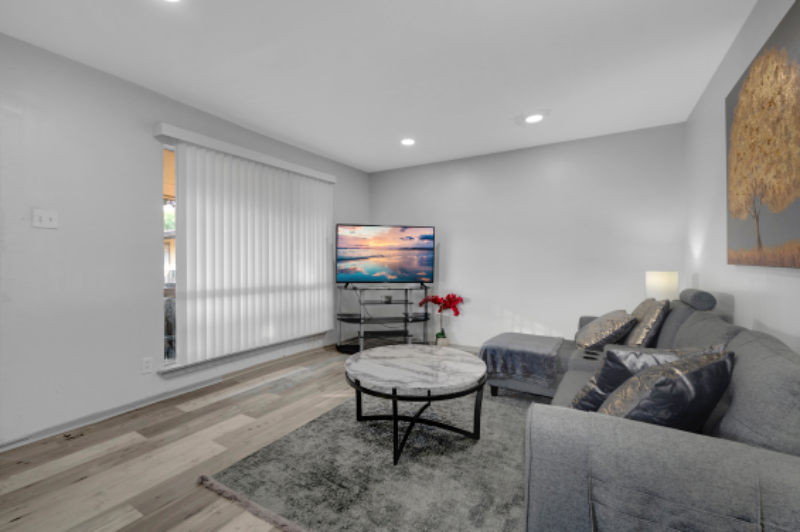5647 Gaston Ave #218 - Photo 6 of 16