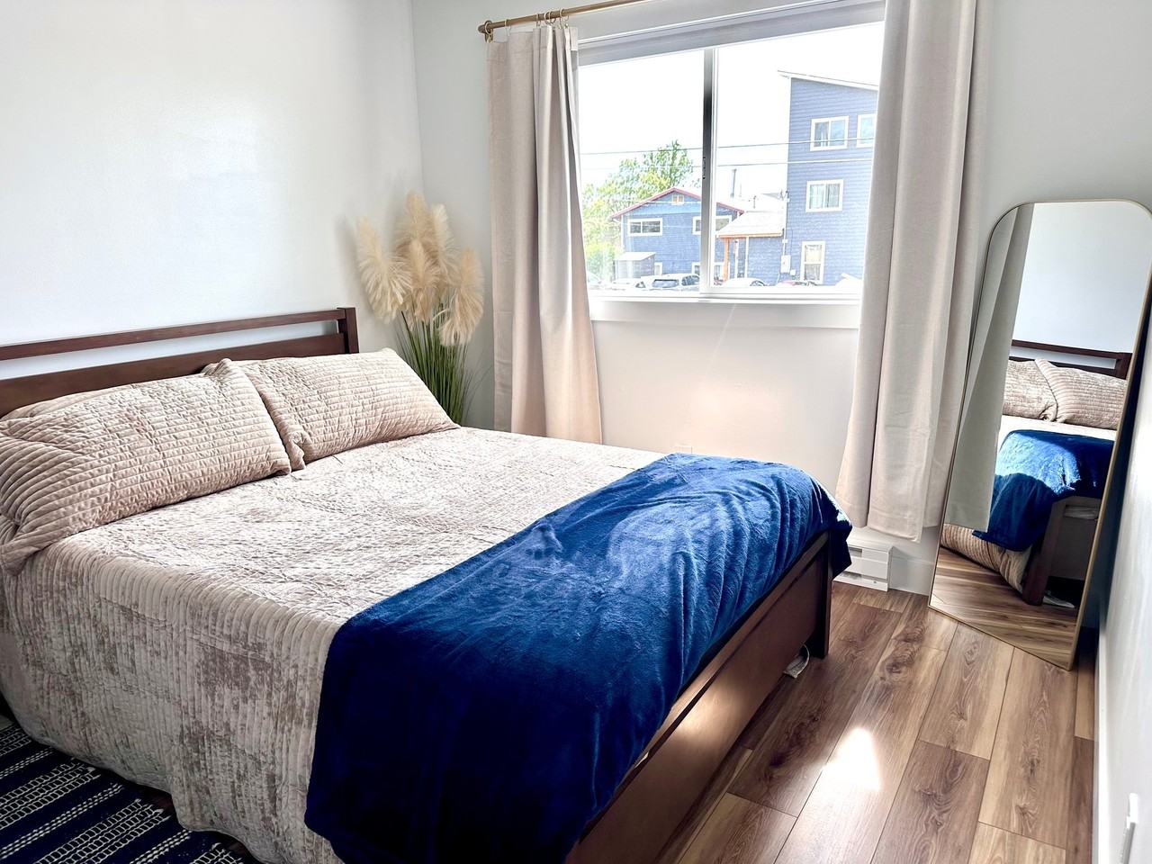 215 S 19th Ave #B - Photo 5 of 16