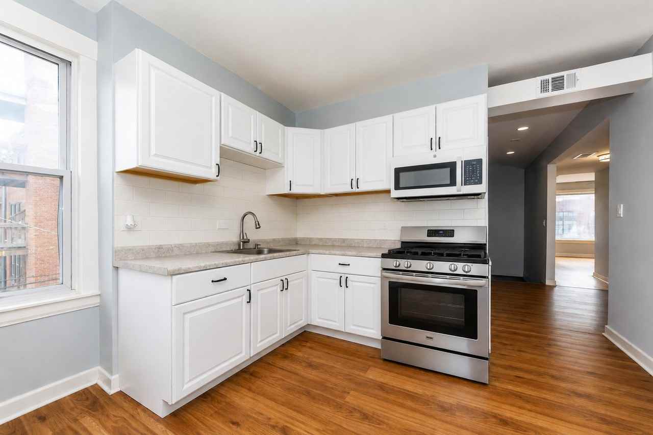 3414 W Potomac Ave - Photo 4 of 13