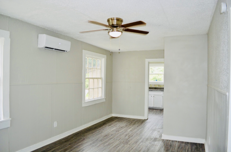 1501 Nashby St - Photo 5 of 27