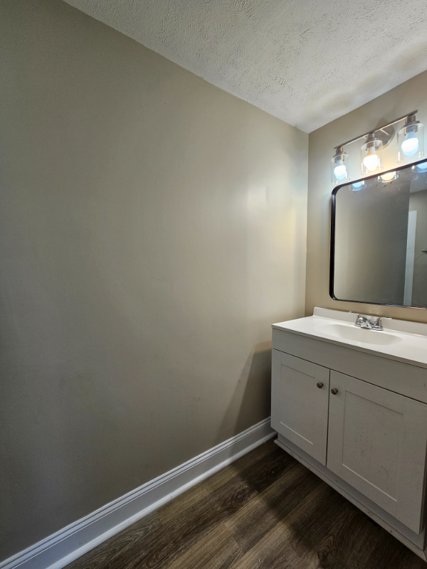 233 W Madison St #2 - Photo 3 of 8