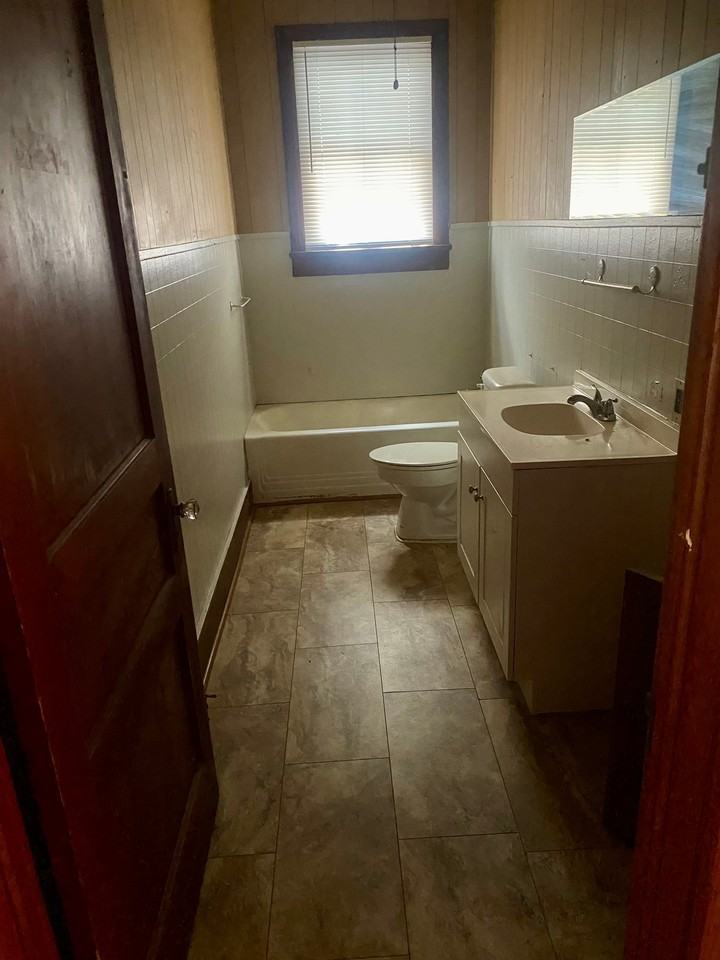 1805/1807 A East Main #1805 - Photo 3 of 9